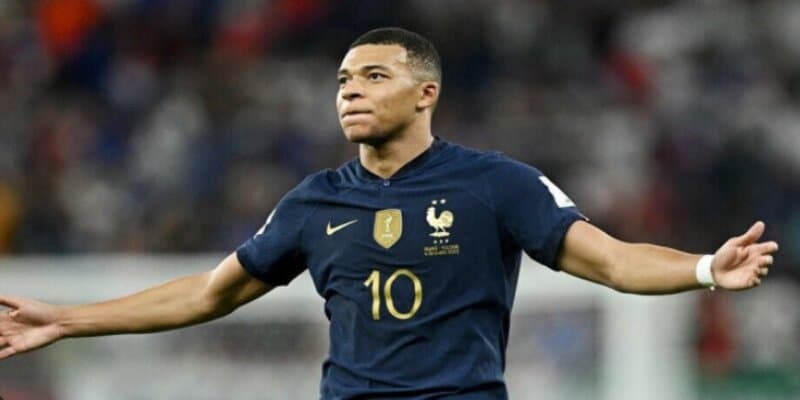 Màn thể hiện tuyệt vời của siêu tiền đạo Mbappe 