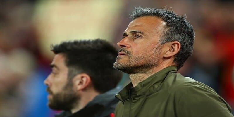 Lý do đằng sau việc Luis Enrique từ chức HLV